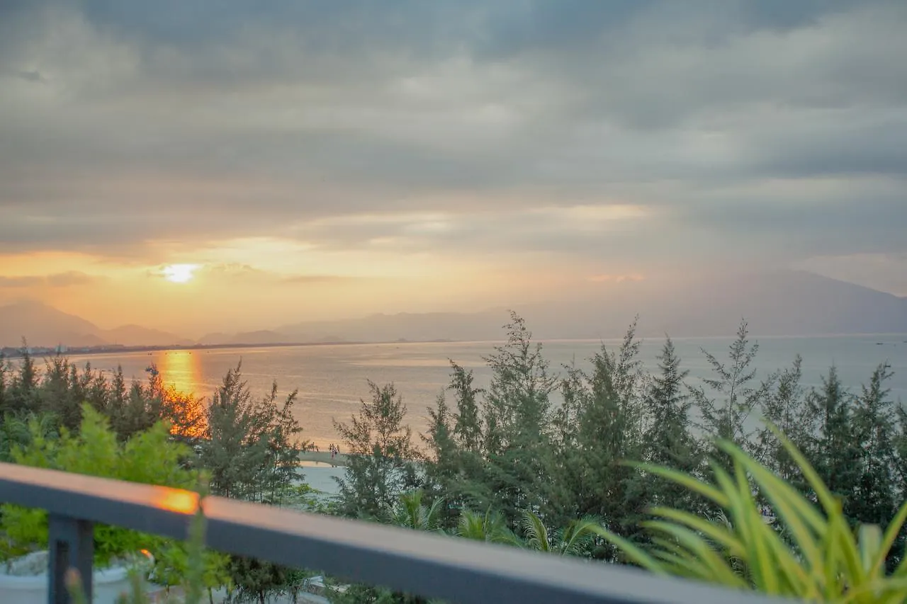Funtour Hotel Da Nang 3*,